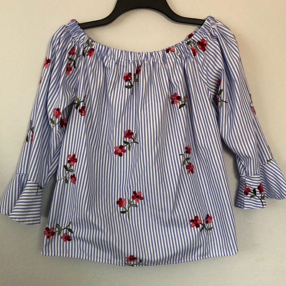 Stripe Flower Shoulder Sleeve Top